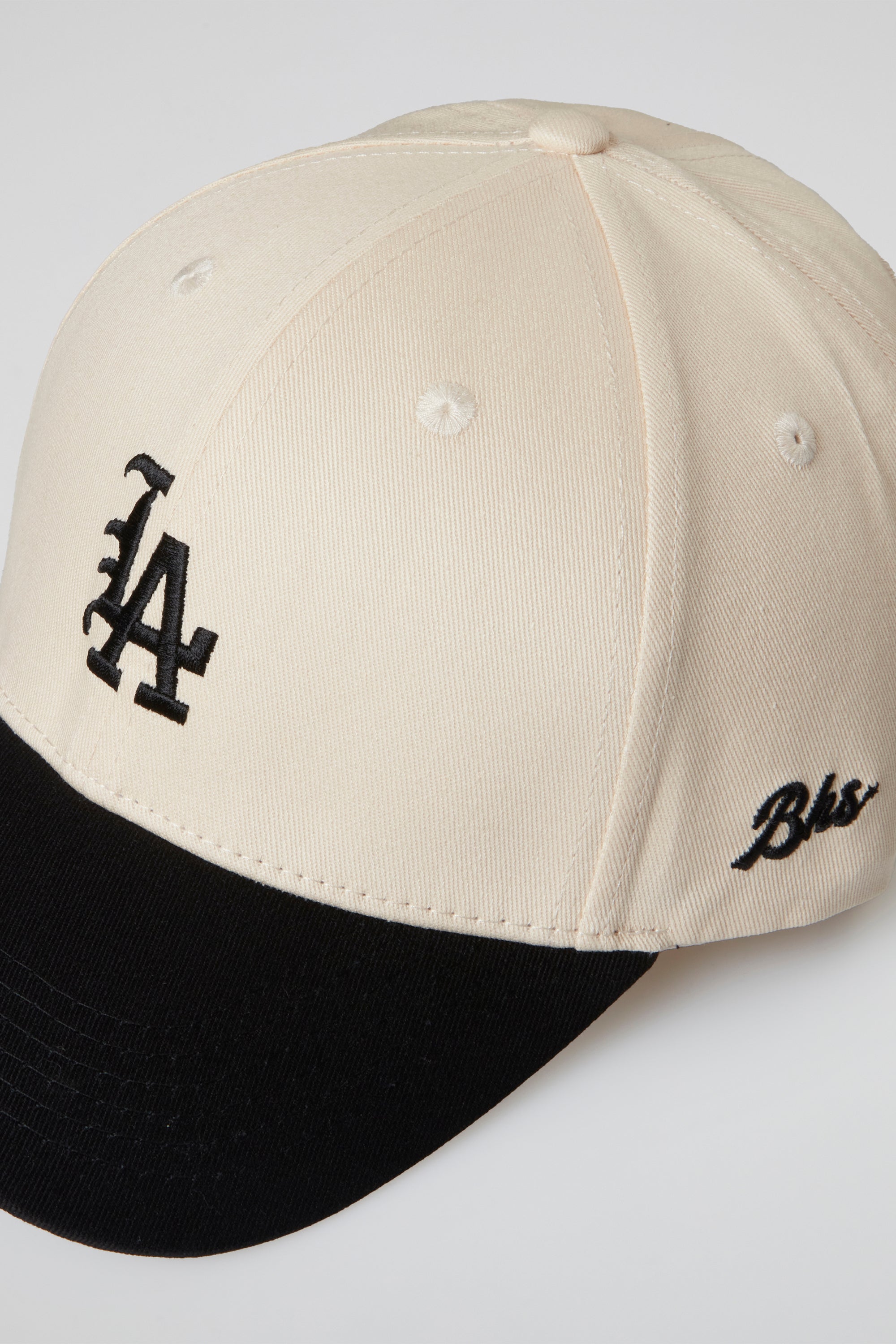 BHYPE HAT LA BEIGE BLACK VISOR