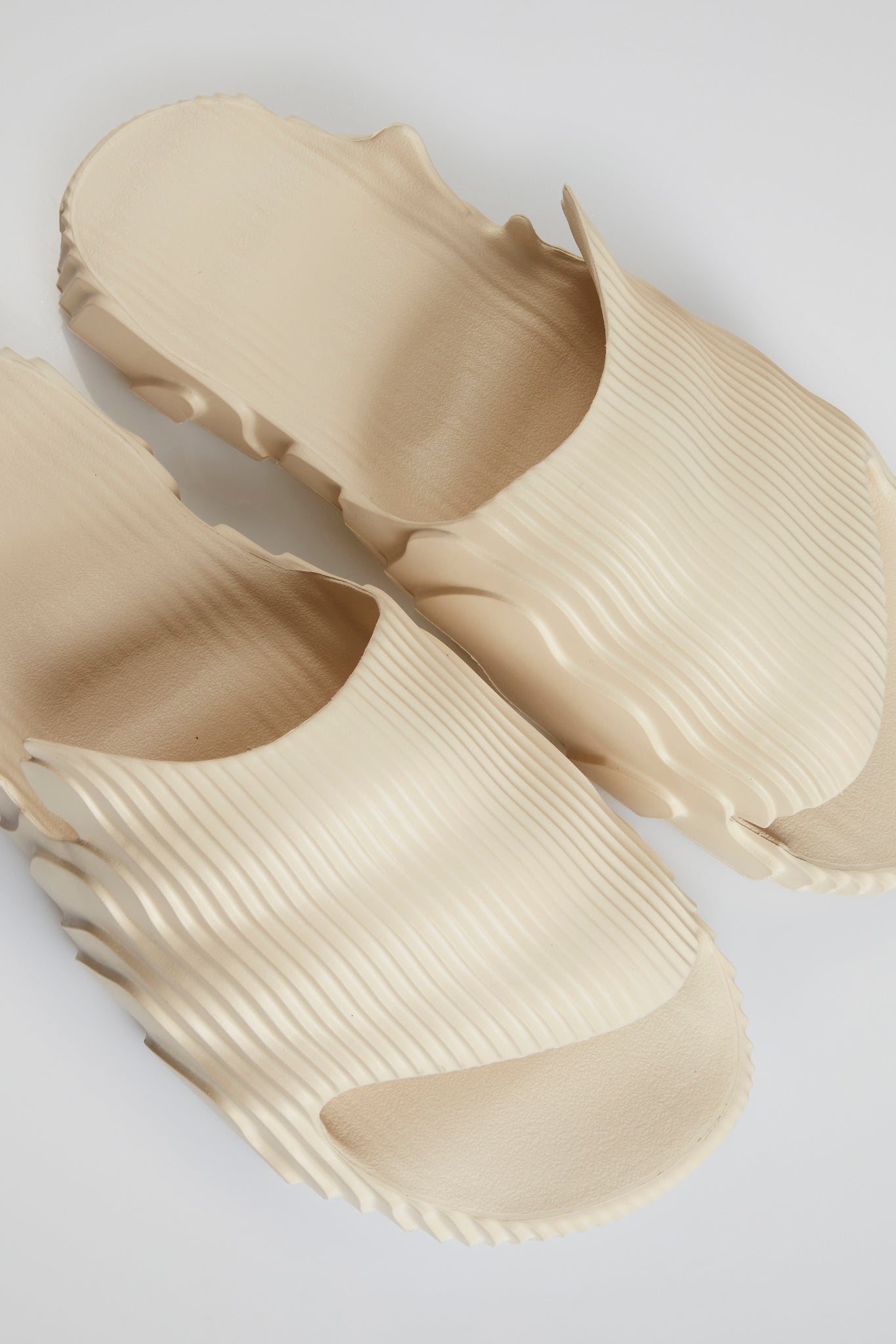 SAND COLOR NAMI SLIDES - THE AURACLES