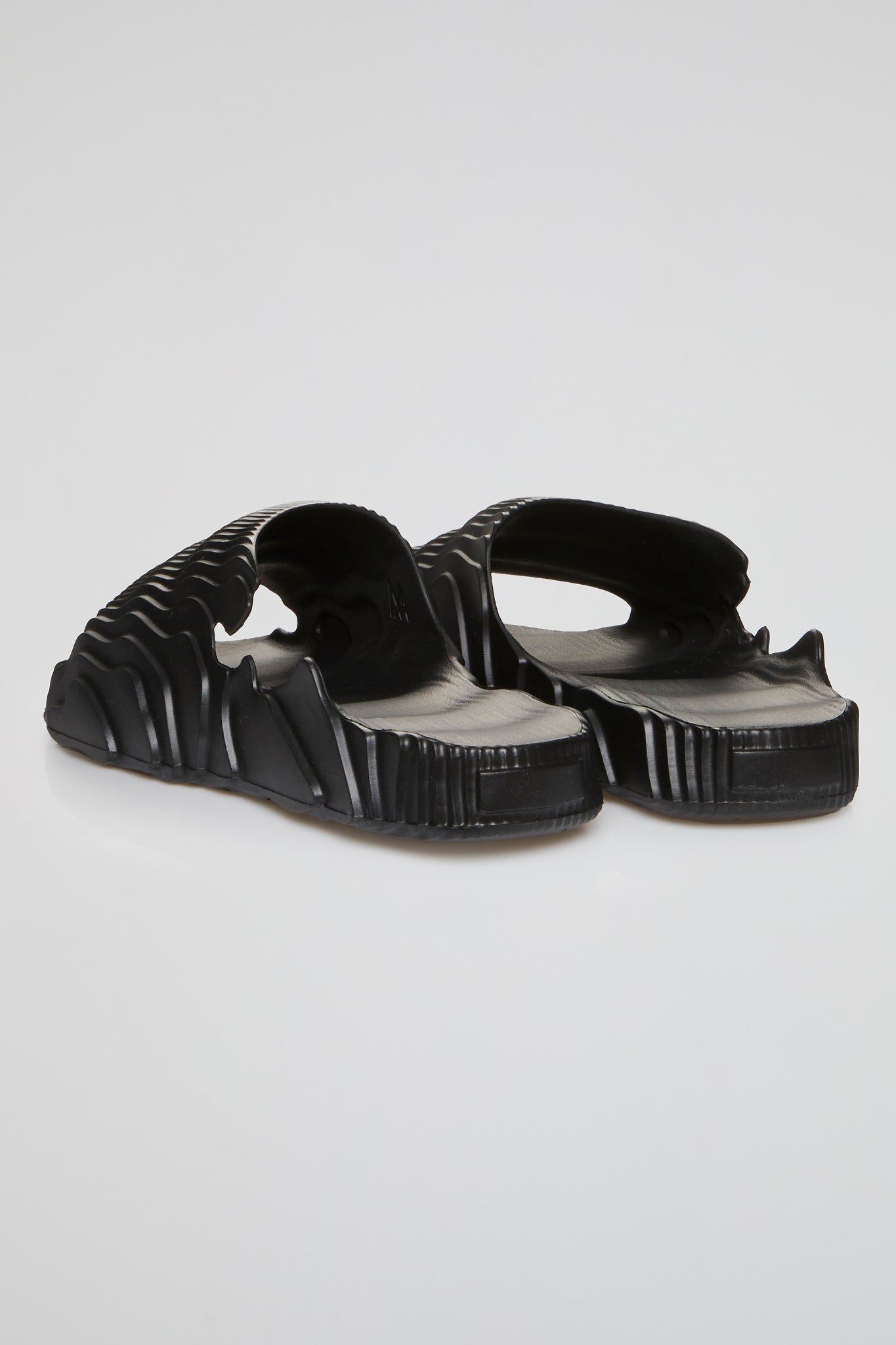 DEEP SEA BLACK NAMI SLIDES - THE AURACLES