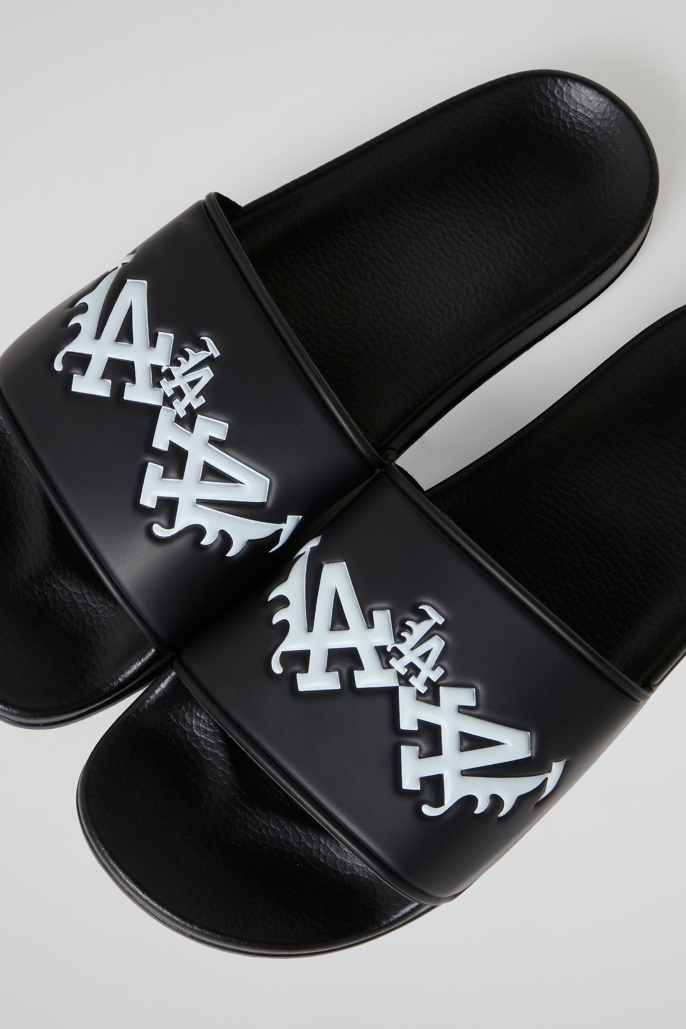 BHYPE SOCIETY - BHS L.A LOGOS BLACK SANDALS