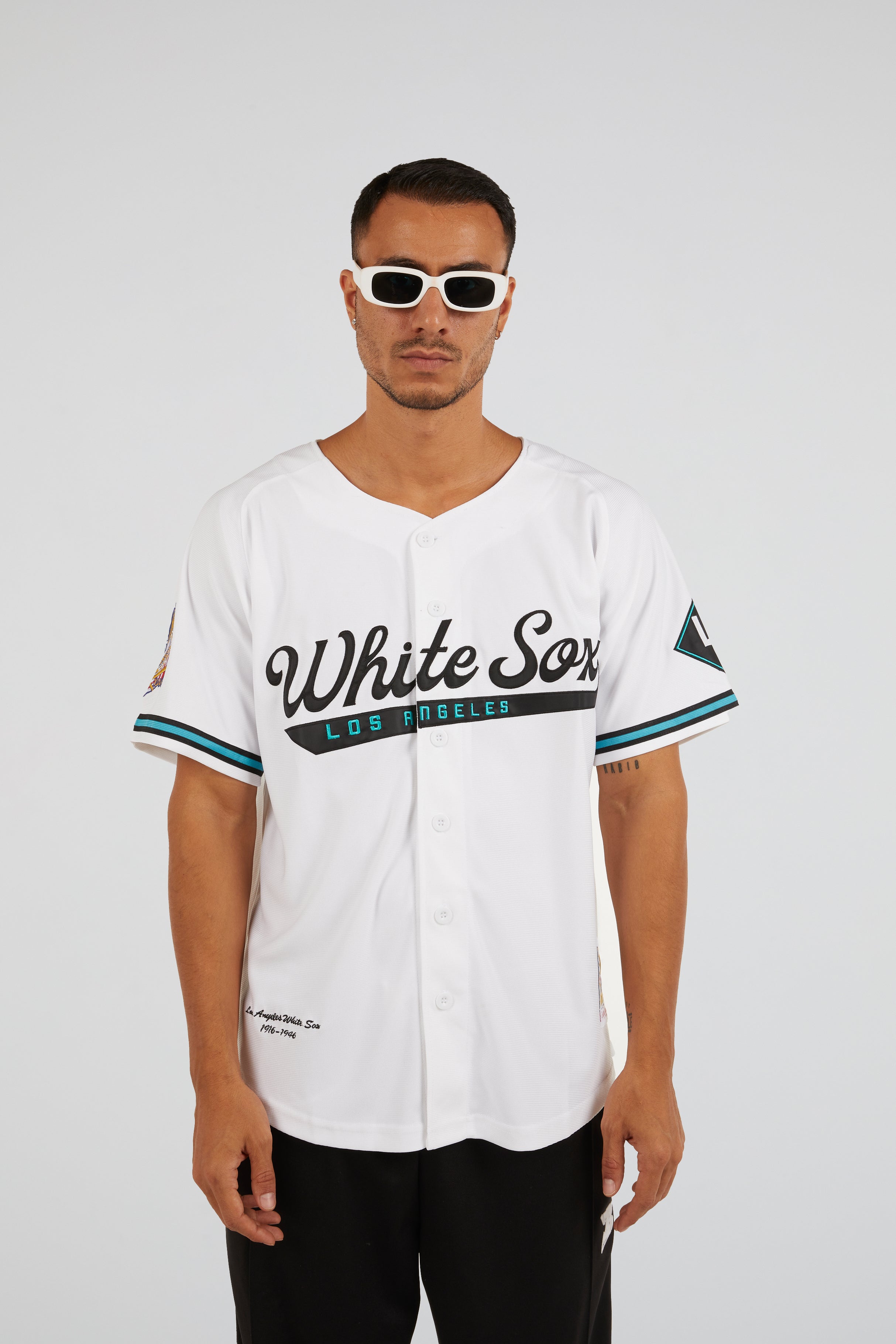 Headgear - Los Angeles White Sox Button Down Jersey