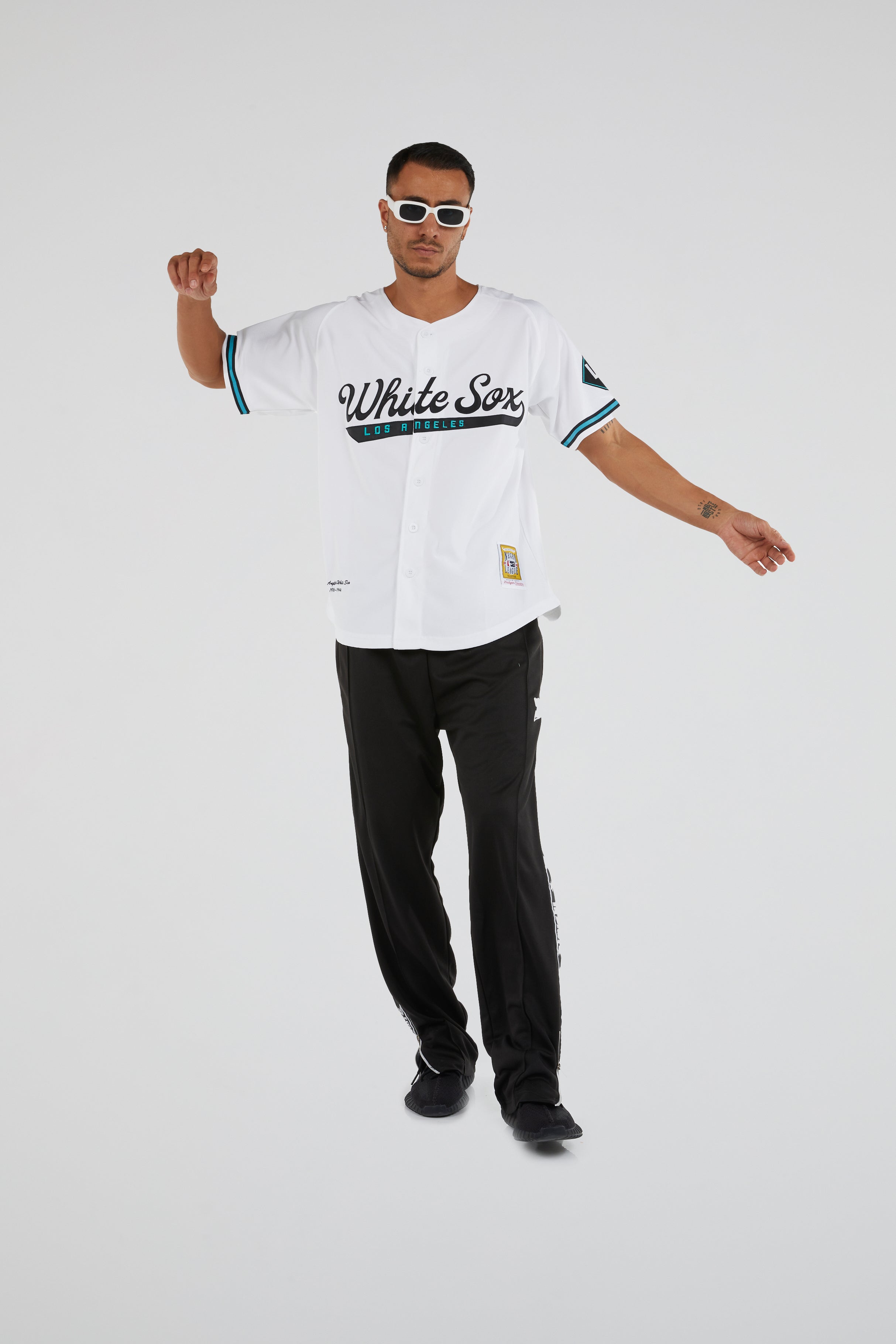 Headgear - Los Angeles White Sox Button Down Jersey